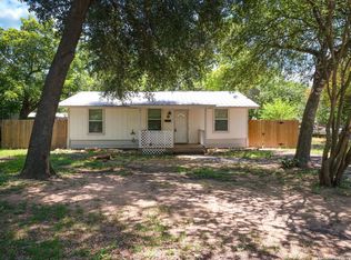 1603 15th St, Hondo, TX 78861