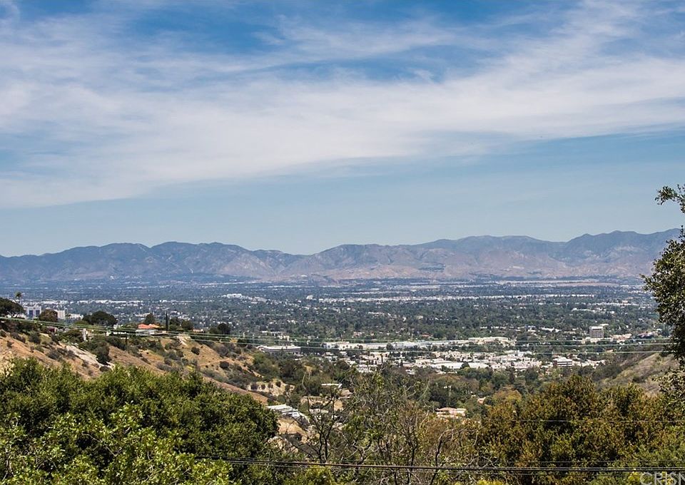 1st image of 14359 Mulholland Dr