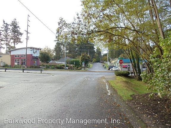 3rd image of 7203B Steilacoom Blvd SW