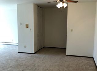 5950 W Lucerne Ct #5, Mequon, WI 53092