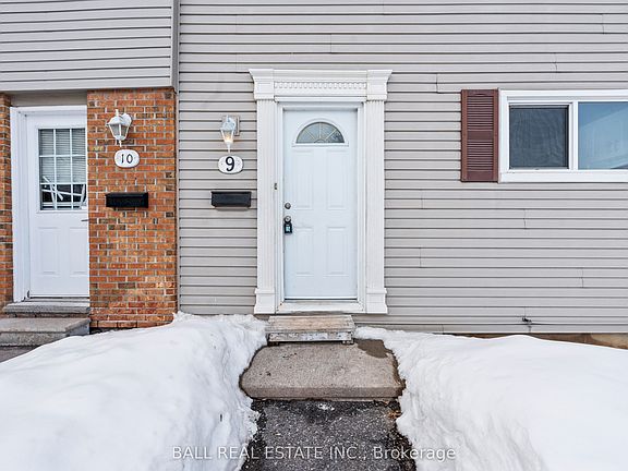 2nd image of 996 Sydenham Rd #9