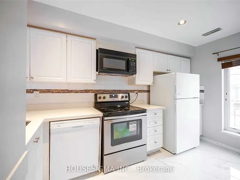 80 Strathaven Dr #21 — Photo 6