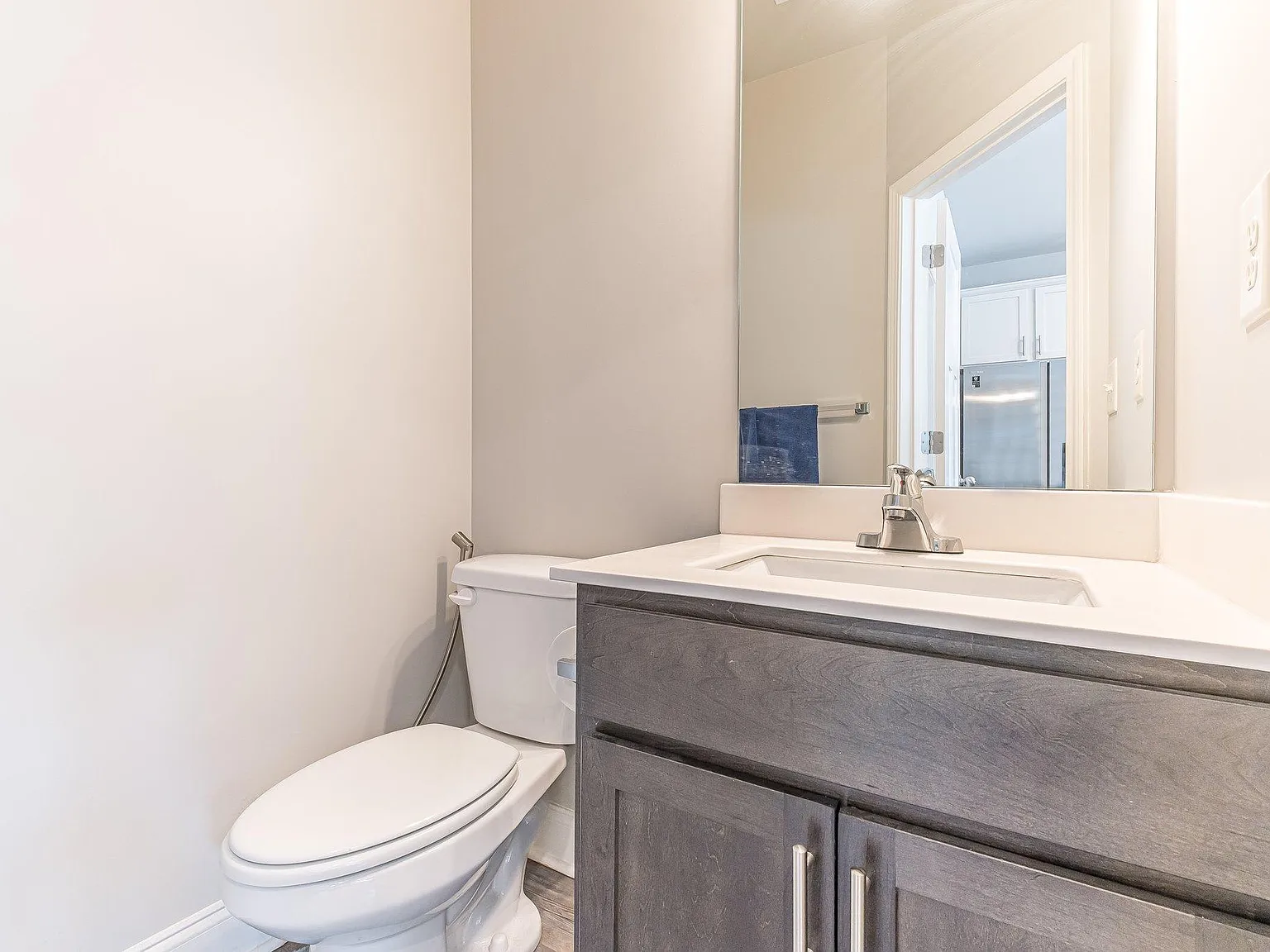 3 bed, 2.5 bath, 1815 sqft, $2,400 — Photo 4