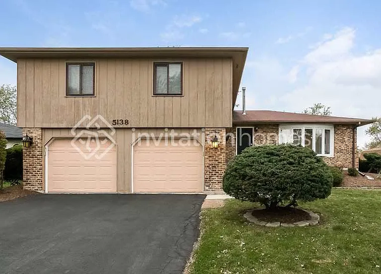 5138 Riverside Dr — Photo 1