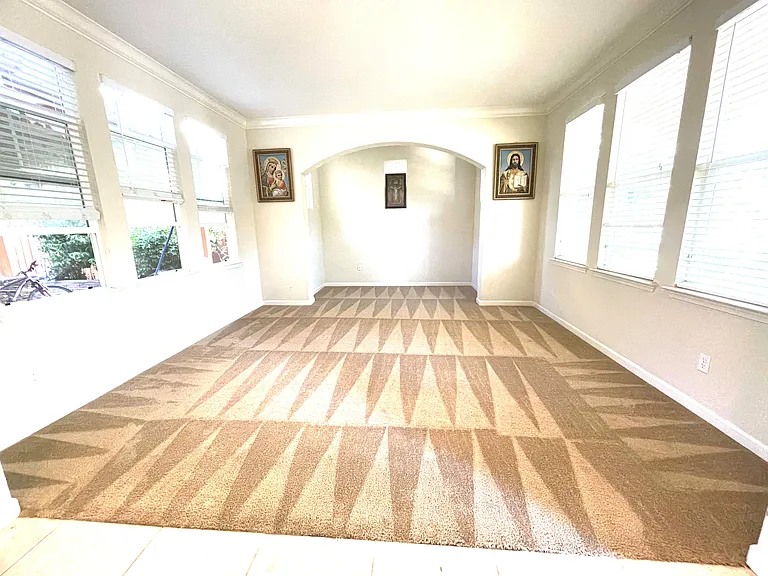 381 W Alameda Dr — Photo 4
