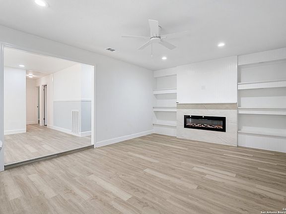 3rd image of 2518 BEAR SPRINGS DR