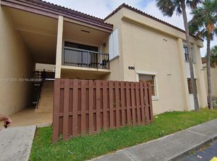 West Gardens Village Cond, Miami, FL 33172