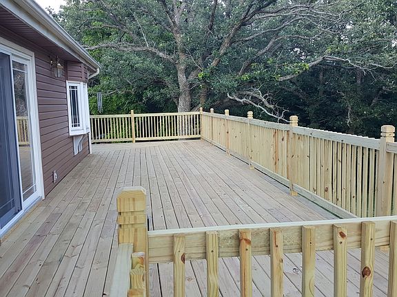 4th image of 8302 Howe Ct