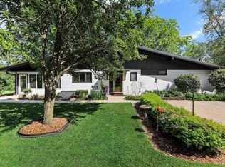 2055 Rivirie Ln, Edgerton, WI 53534