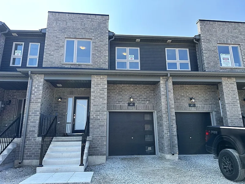 49 Gateway Dr