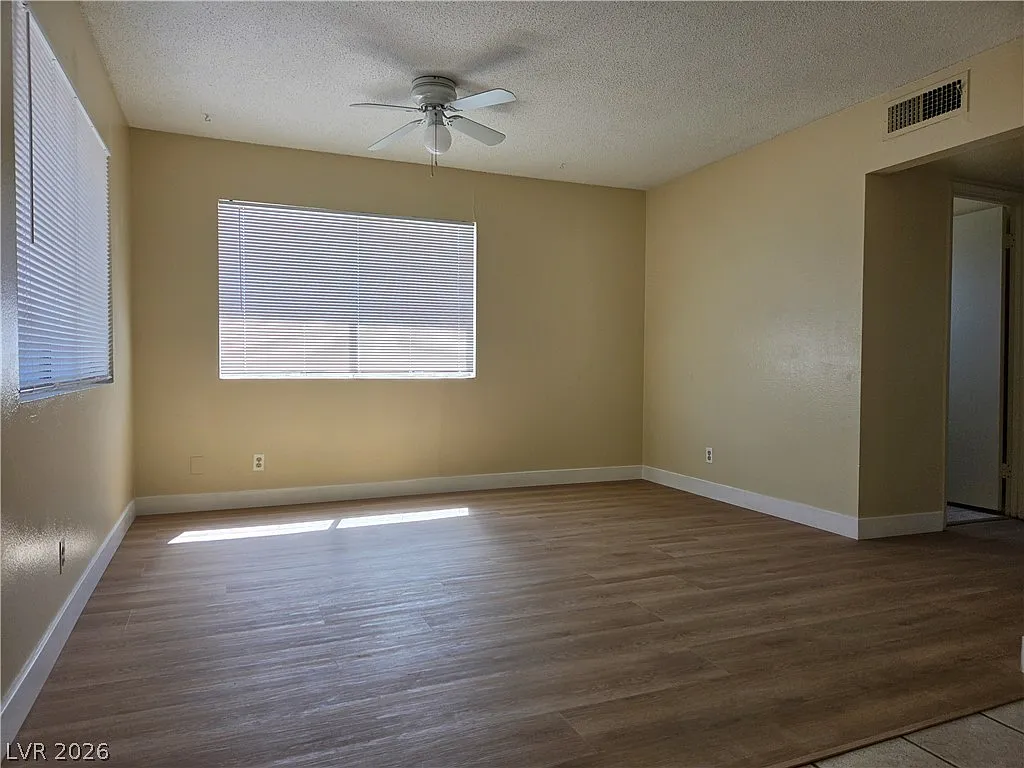 2 bed, 1.0 bath, 731 sqft, $795 — Photo 4