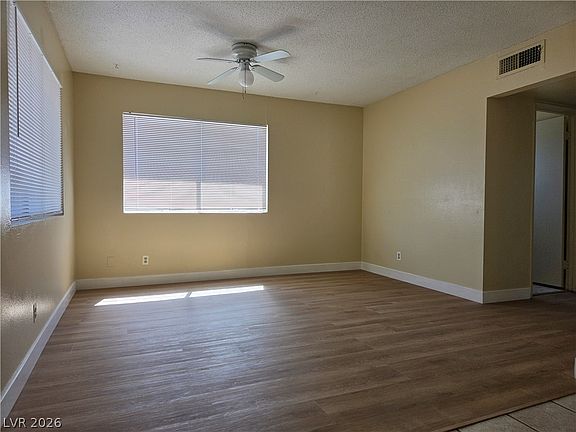 4th image of 489 N Circle Dr #4