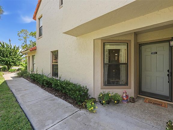 4th image of 701 MAGNOLIA PLACE