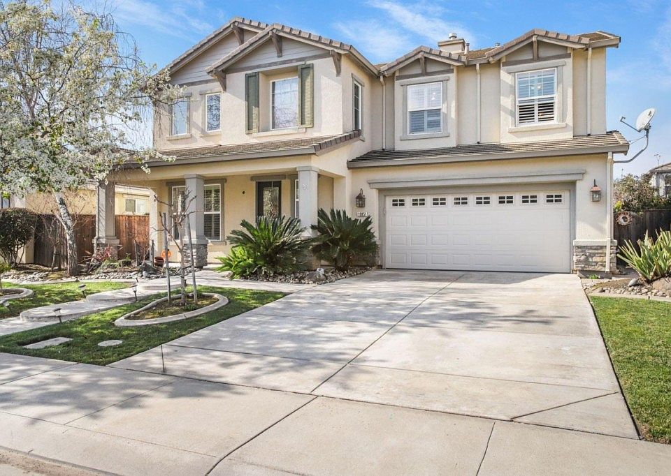 1st image of 10851 Lakemore Ln