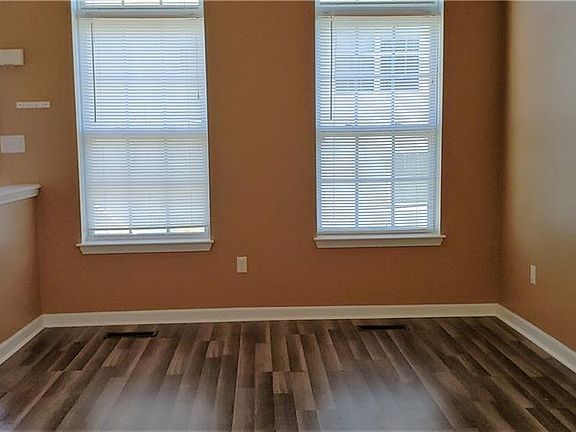 3rd image of 50 Jordan Ln