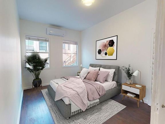 5th image of 251 Columbia Pl