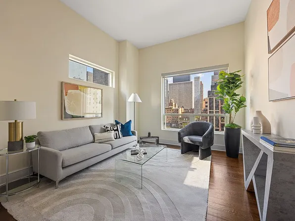 250 E 49th St #10A, New York, NY 10017