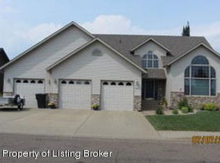1424 W High St, Dickinson, ND 58601