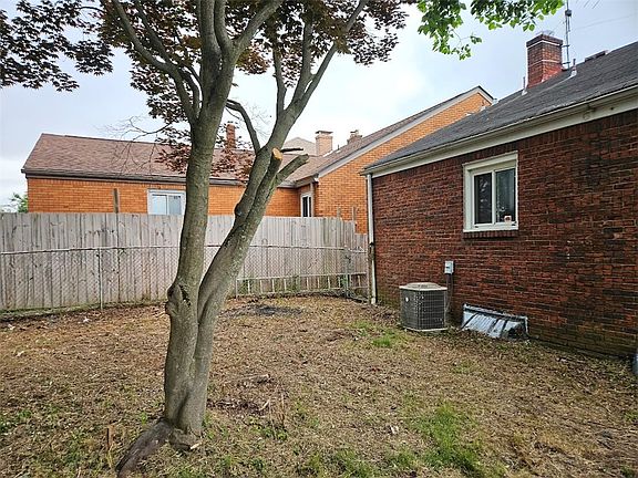 4th image of 11 Fairfield Ct