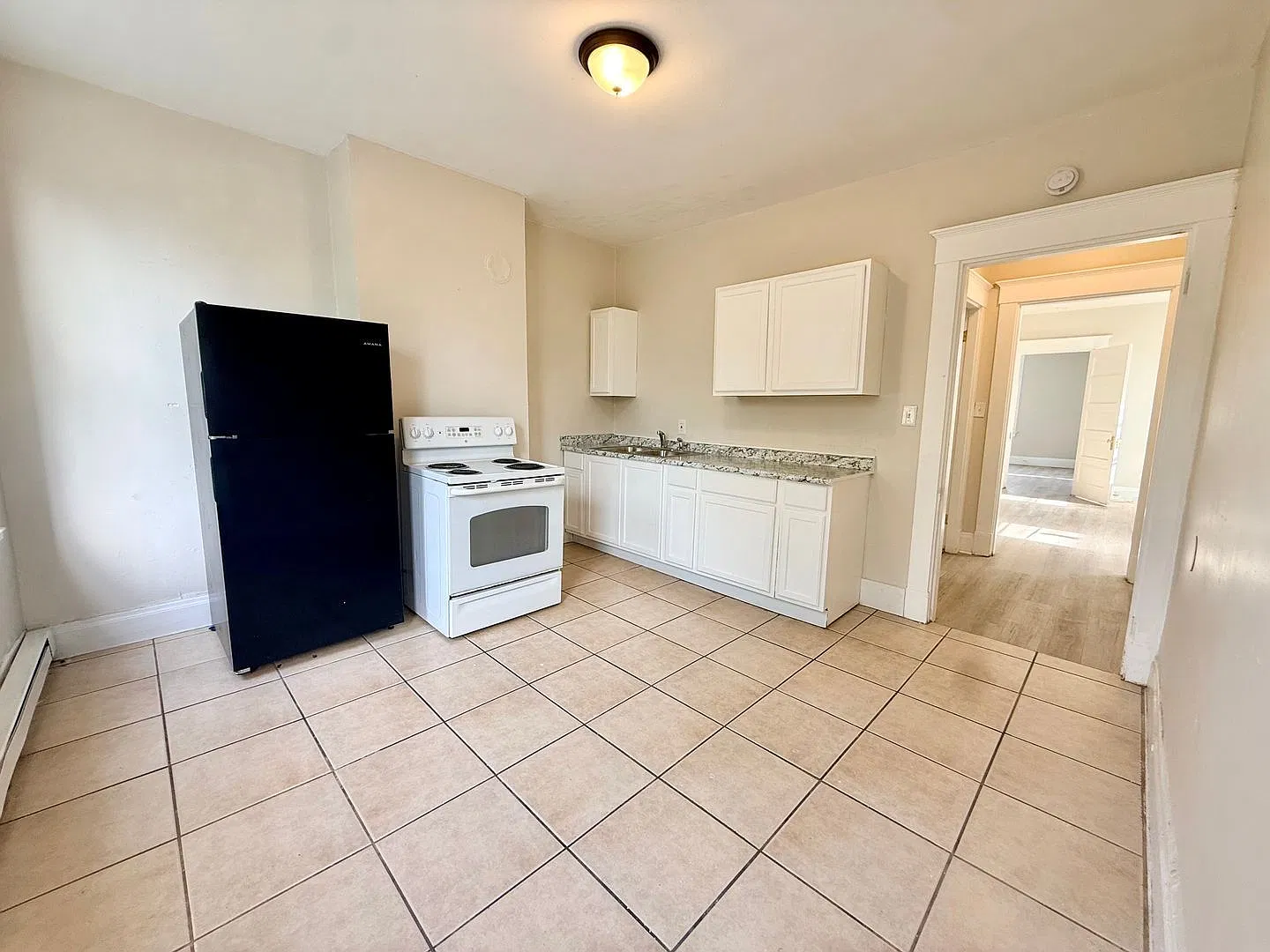 1 bed, 1.0 bath, $950 — Photo 3