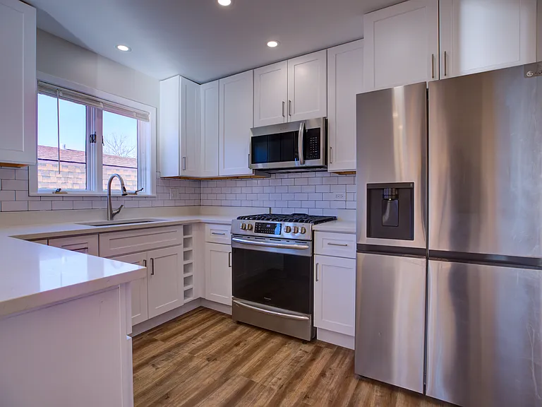 5715 N Cicero Ave #2 — Photo 5