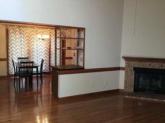 5th image of 200 Woodcroft Pkwy