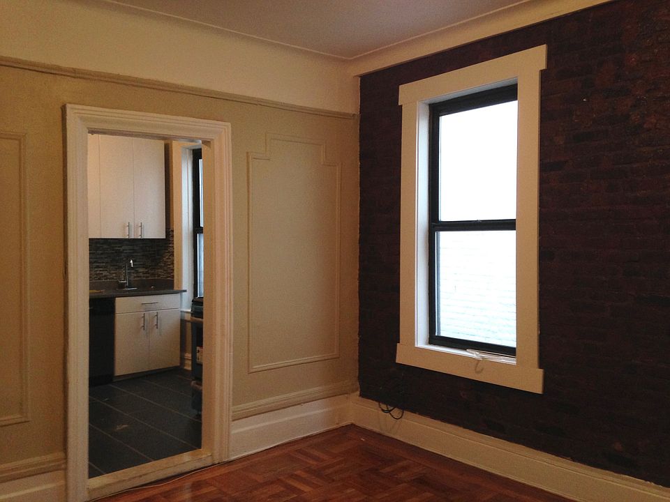 1st image of 558 Parkside Ave #11X