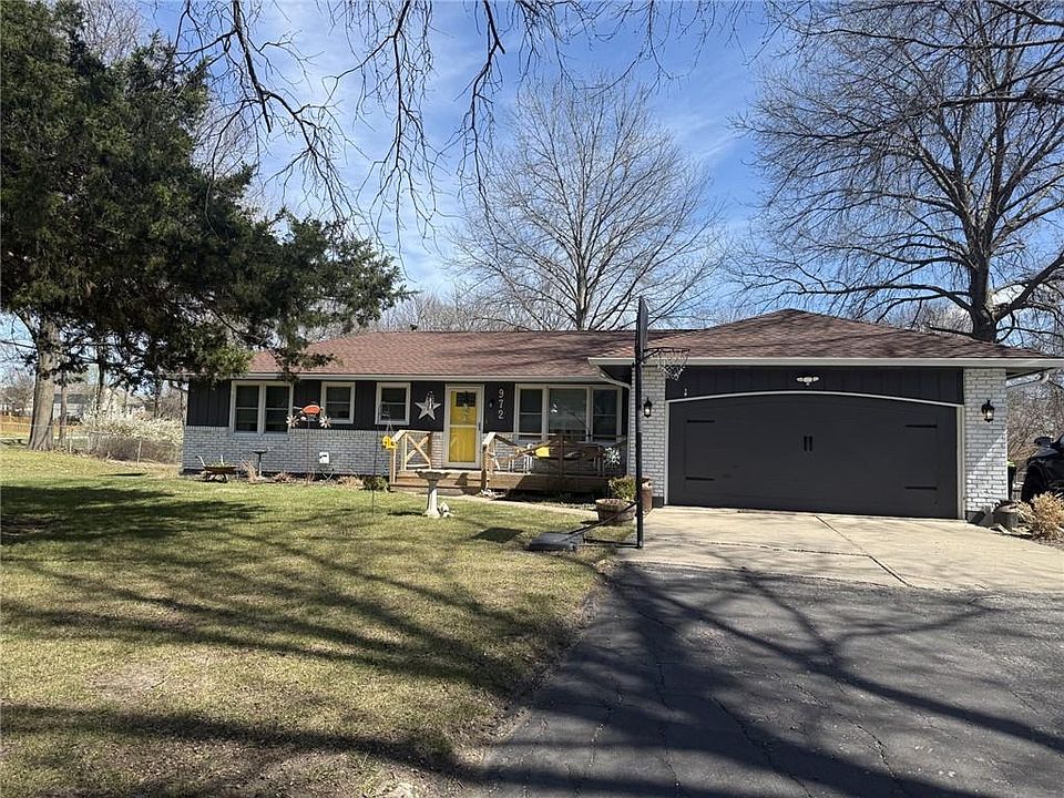 1st image of 972 Glengera St