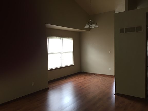 5th image of 4108 NW Apple Valley Ct