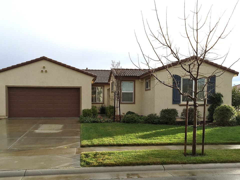 1st image of 2620 Summerland Way