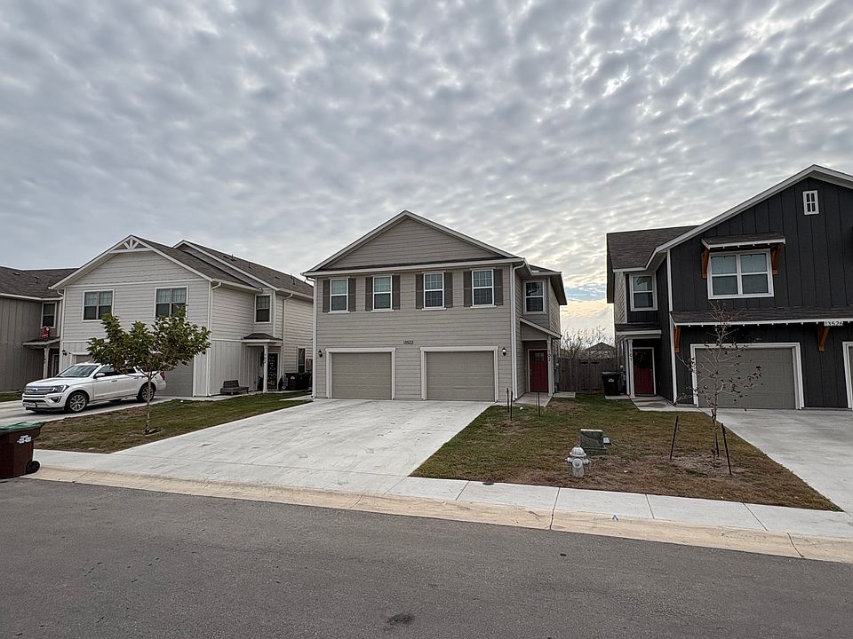 1st image of 13522 Tulipwood Nook #102