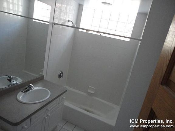 4th image of 2719 N Wayne Ave #1F