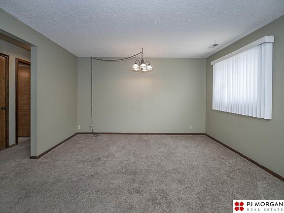 5th image of 2916 Dudley St