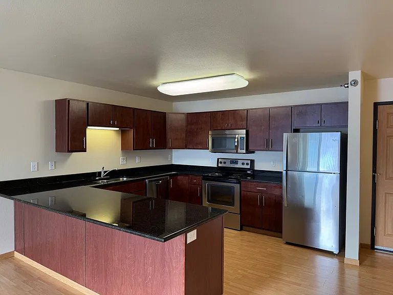 West Lake III Apartments — Photo 182