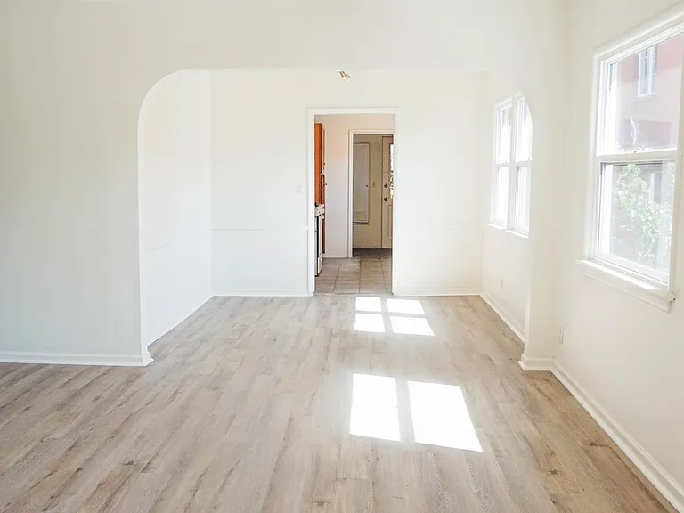 3244 Barham Blvd — Photo 5