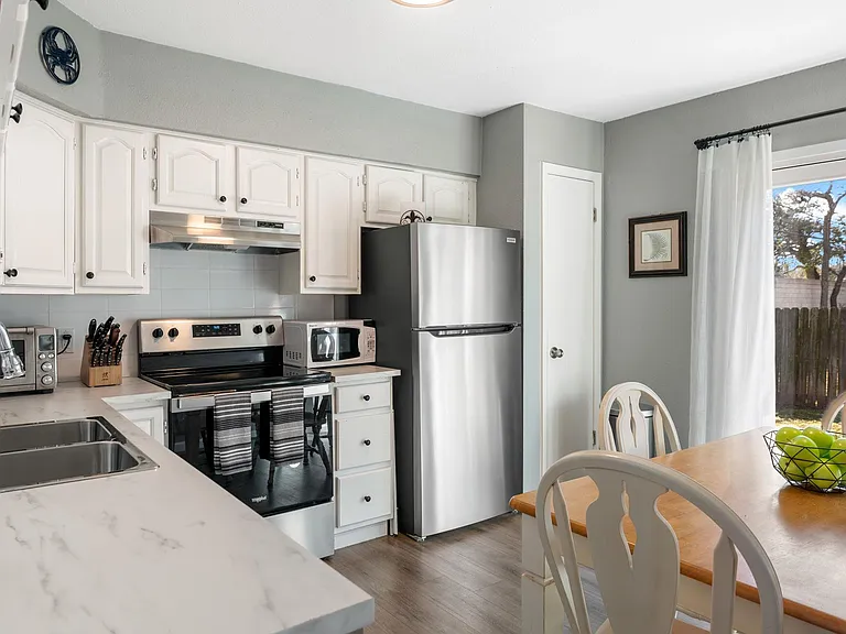 10401 Burmaster Ln #A — Photo 8