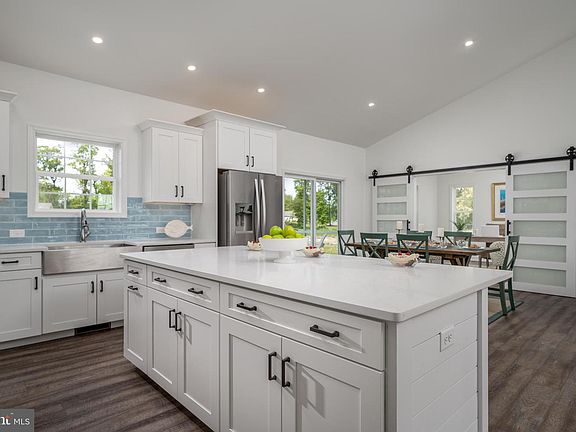 4th image of 16573 Sweetwater Dr