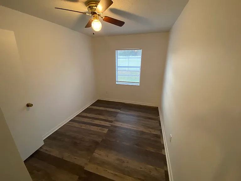 1001 Crawford St — Photo 9