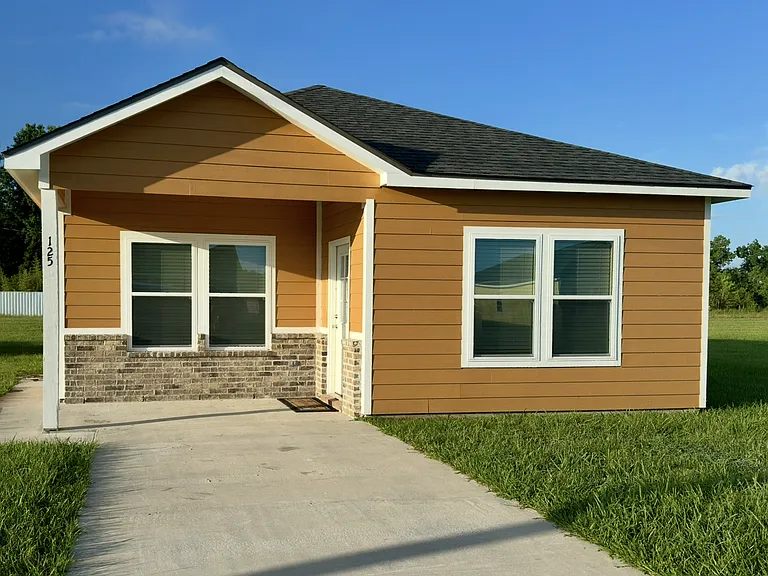 125 Village Dr — Photo 1