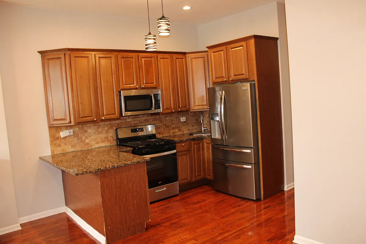 Building Photo - 7412 S Princeton Ave #2