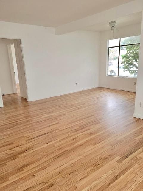 2nd image of 1015 N Edinburgh Ave APT 1