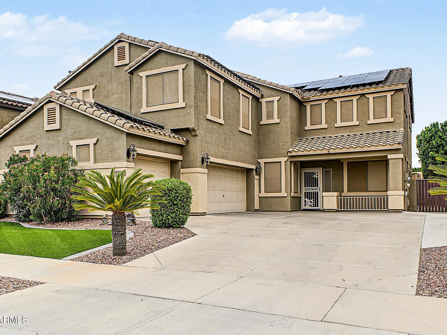 5 bed, 3.0 bath, 2950 sqft, $3,350 — Photo 4