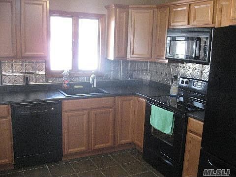 4th image of 653 Midvale Ave