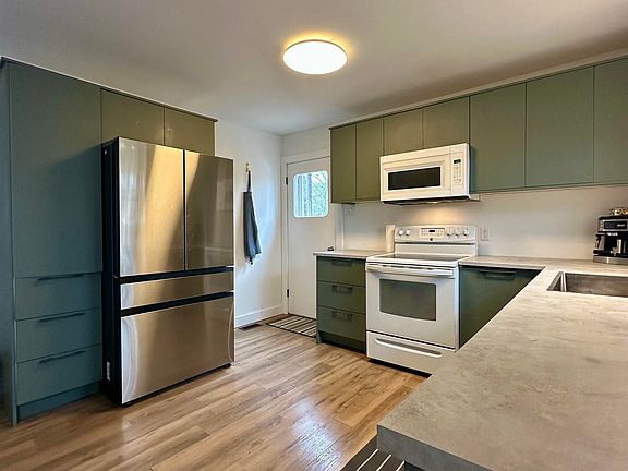 3rd image of 315 Kydd St