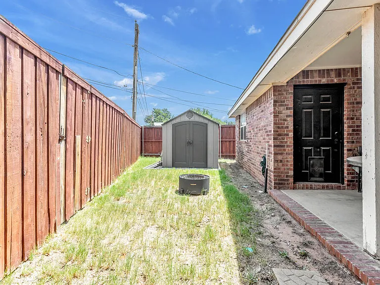 6515 Amber Dr — Photo 24