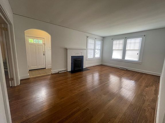 3rd image of 740 Milton Ave