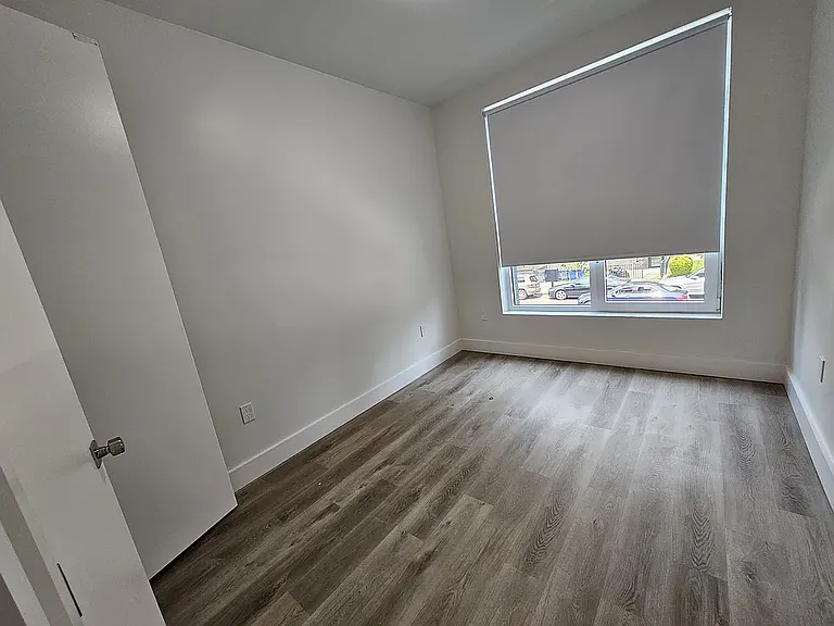 3410 Farragut Rd #3L — Photo 4