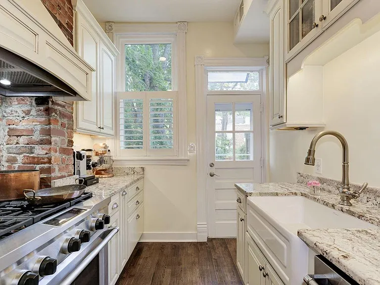 1932 35th St NW — Photo 9