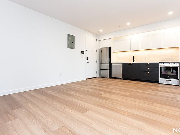3rd image of 650 Madison St #2D