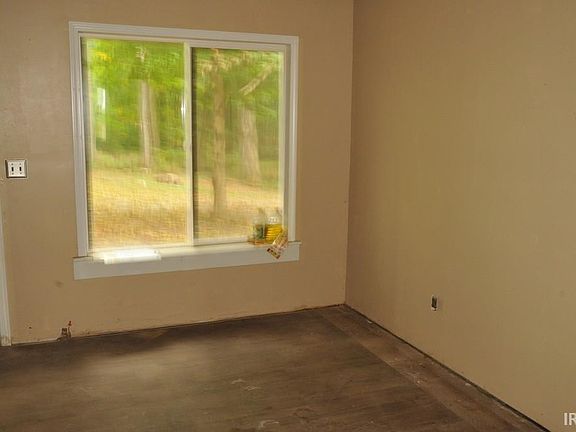 5th image of 2209 W County Road 50 N